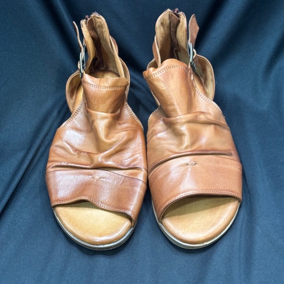 Miz Mooz Dipper Sandal - Picture 2 of 4